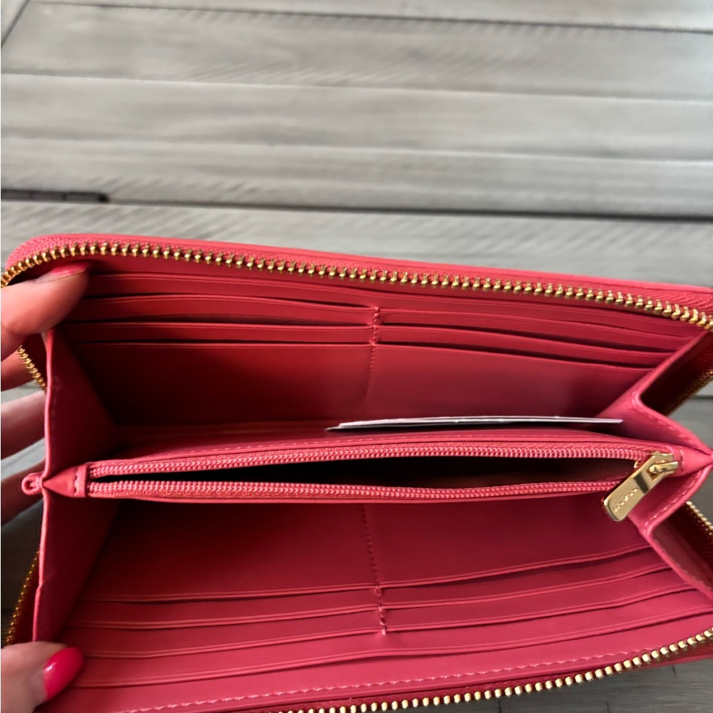 Coach Signature Accordian  Zip Wallet in Khaki and Poppy - Picture 5 of 6